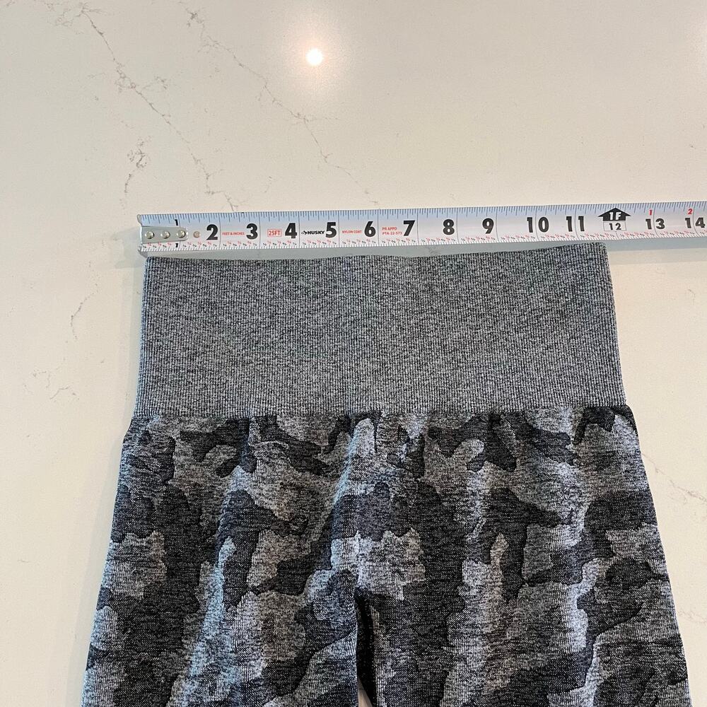 NVGTN Camo Black‎ and Gray Workout Leggings Size Small - Picture 6 of 8
